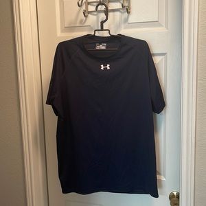 UA Loose Heat Gear short sleeve tee. Never worn